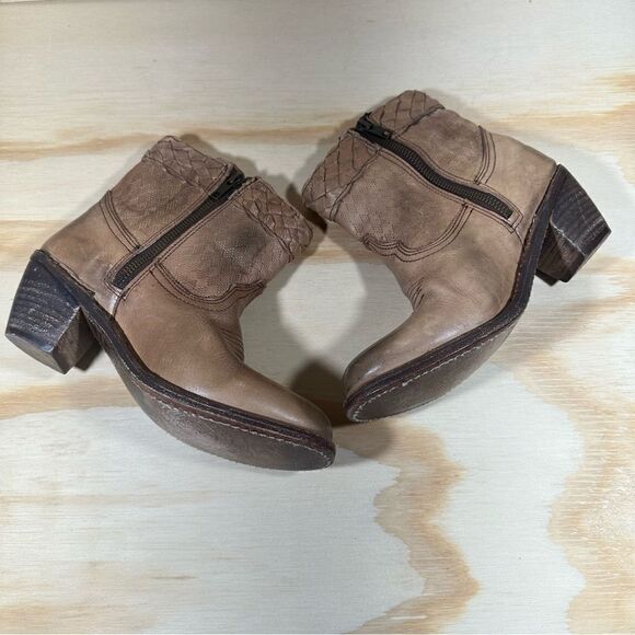 Bed Stu Lullaby Cobbler Series Ankle Boots Women’s Size 6.5 - Picture 2 of 8